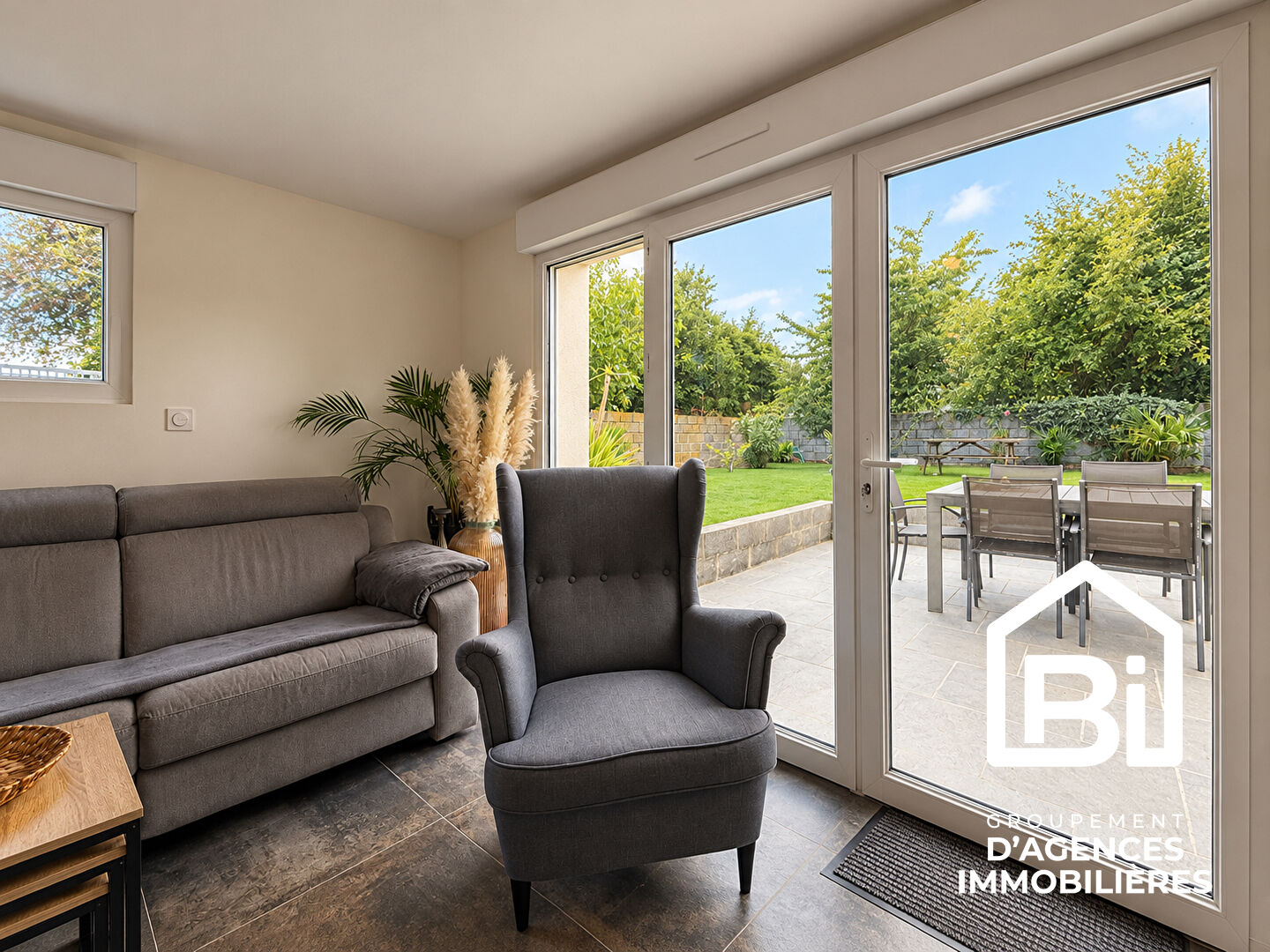 59767760o-3